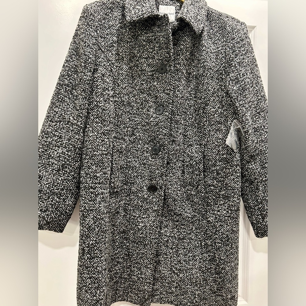 New With Tags Outdoor Spirit Winter Jacket Black and White Size Medium